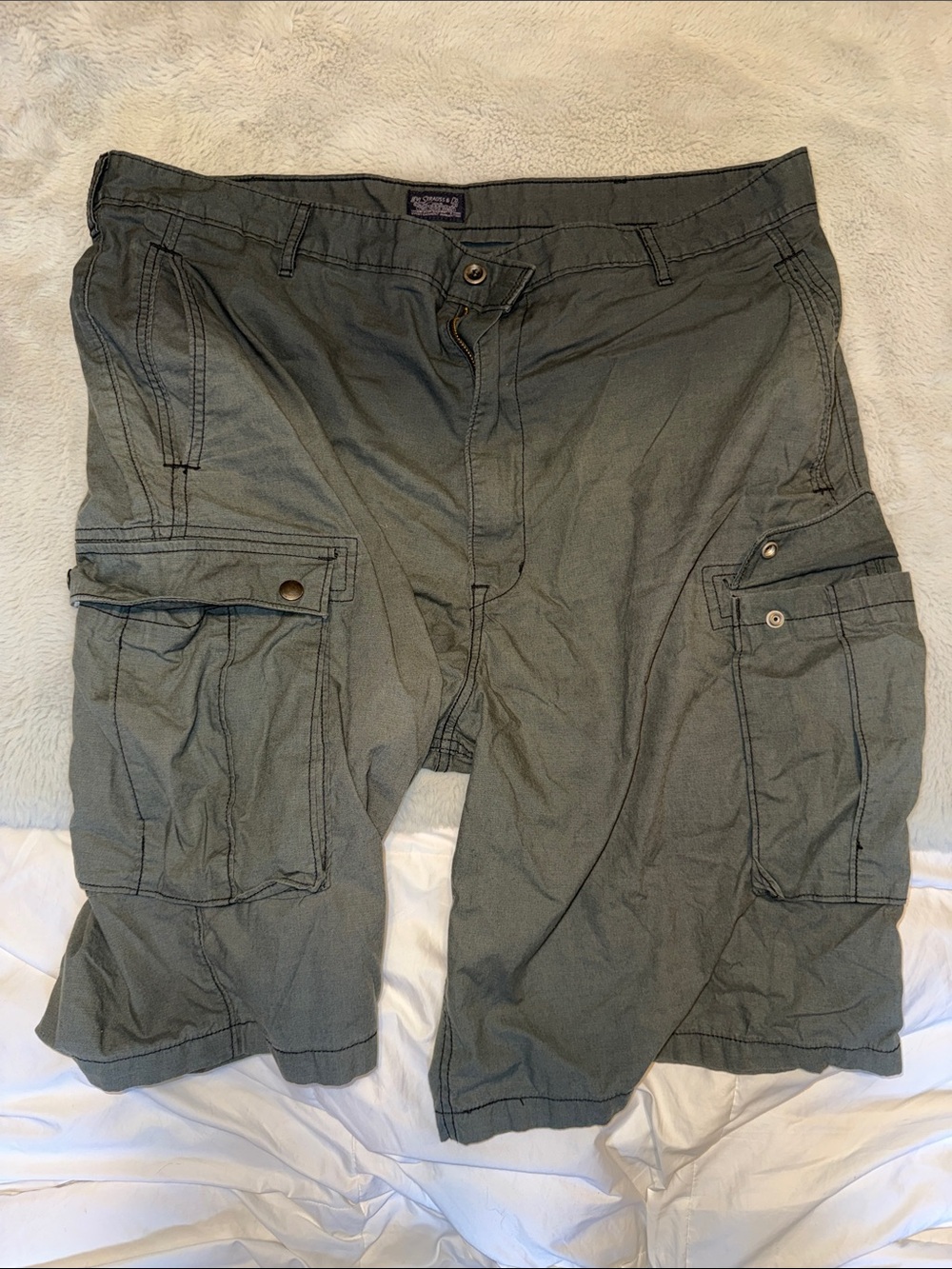 Men's Cargo Shorts — Olive Green